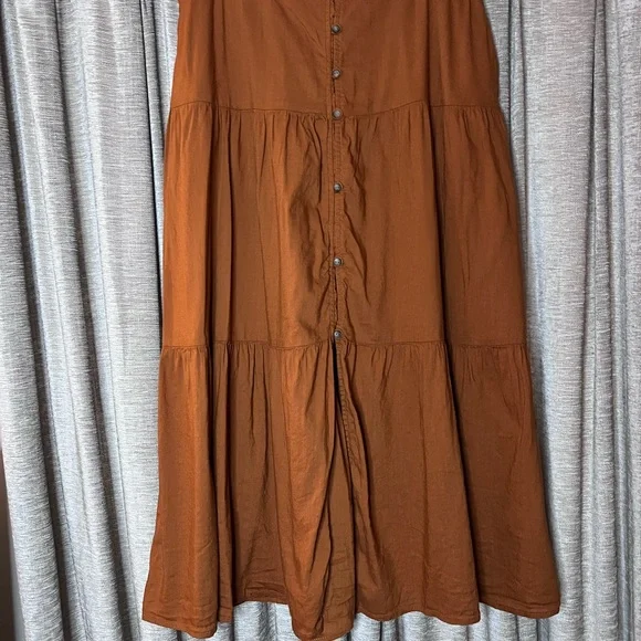 Old Navy Tiered Button Front A-Line Brown Midi Skirt in Size Large - Picture 2 of 13